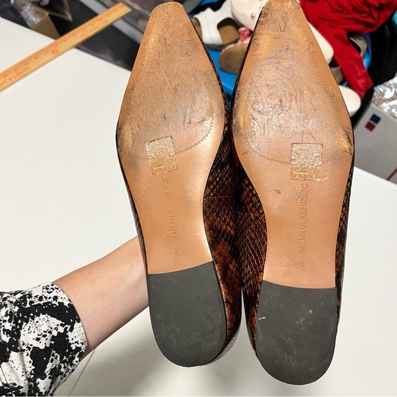 Banana Republic Leather Pointed Toe Flats Nutmeg Snake 8.5 - Picture 9 of 10
